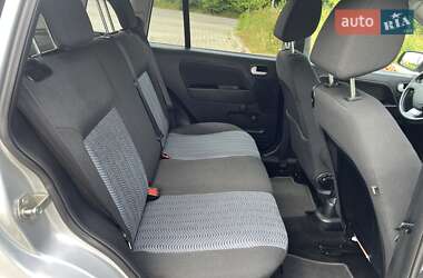 Хэтчбек Ford Fusion 2010 в 