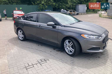 Седан Ford Fusion 2016 в 
