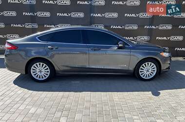 Седан Ford Fusion 2014 в 