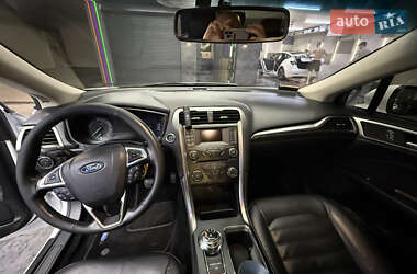 Седан Ford Fusion 2017 в 
