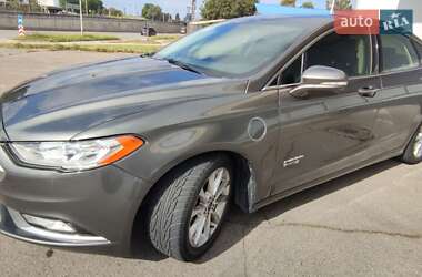 Седан Ford Fusion 2016 в 