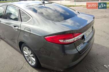 Седан Ford Fusion 2016 в 