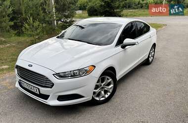 Седан Ford Fusion 2015 в 