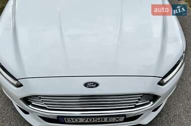 Седан Ford Fusion 2015 в 