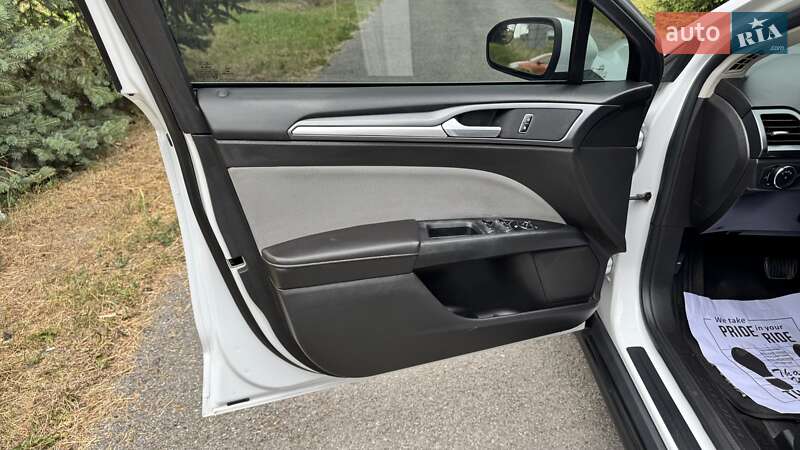 Седан Ford Fusion 2015 в Тернополе