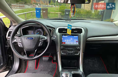 Седан Ford Fusion 2017 в Львове