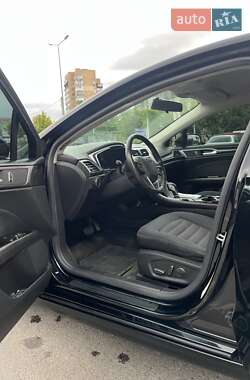 Седан Ford Fusion 2015 в 