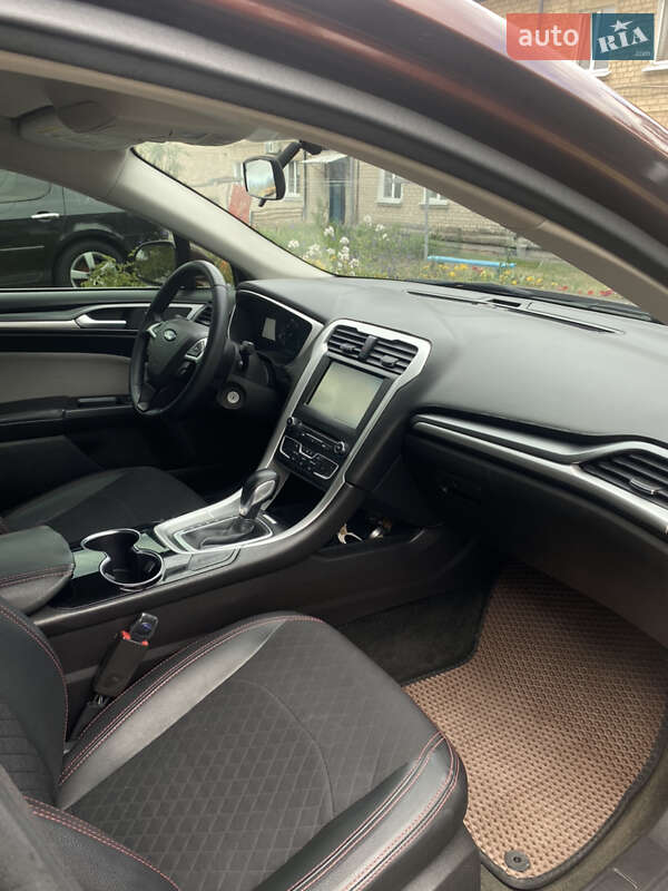 Седан Ford Fusion 2016 в Новомосковске