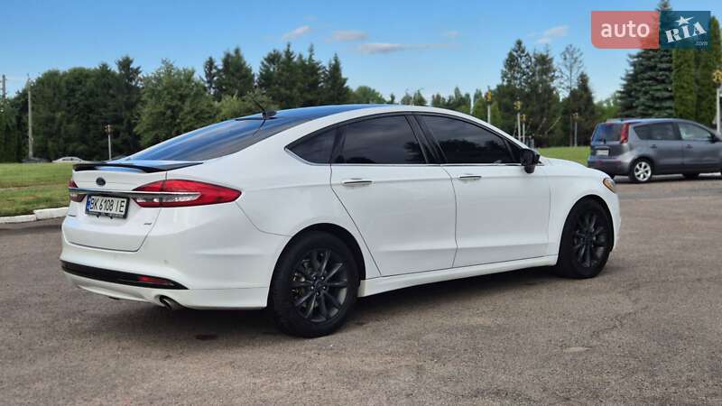 Седан Ford Fusion 2017 в Ровно