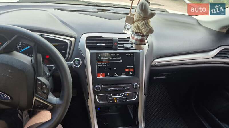 Седан Ford Fusion 2017 в Ровно