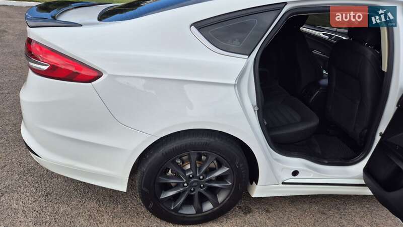 Седан Ford Fusion 2017 в Ровно