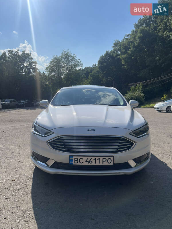 Седан Ford Fusion 2017 в 