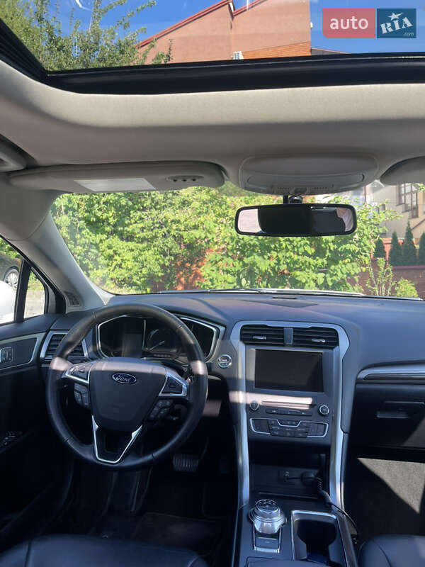 Седан Ford Fusion 2017 в Львове