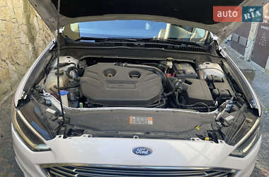 Седан Ford Fusion 2017 в 