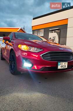 Седан Ford Fusion 2019 в 