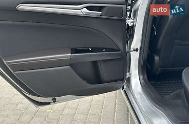 Седан Ford Fusion 2012 в 