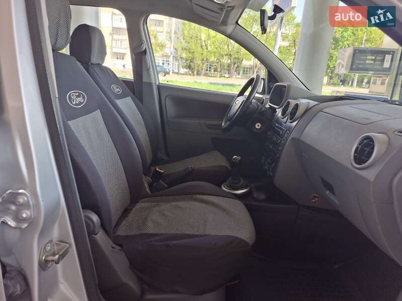 Хэтчбек Ford Fusion 2003 в Николаеве