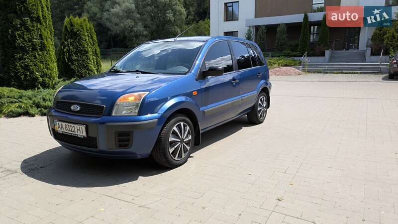 Хэтчбек Ford Fusion 2008 в 