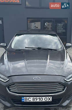 Седан Ford Fusion 2015 в 