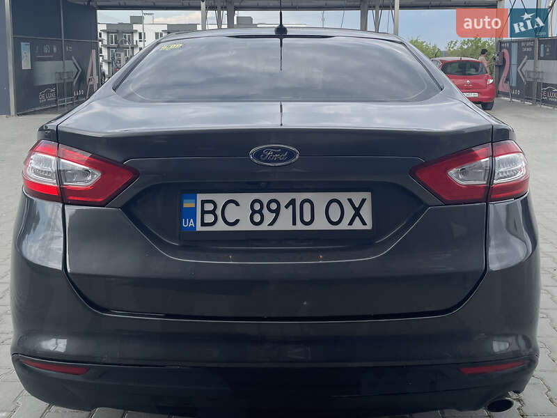 Седан Ford Fusion 2015 в Львове