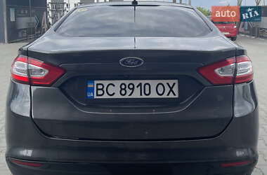 Седан Ford Fusion 2015 в 