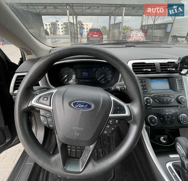 Седан Ford Fusion 2015 в Львове