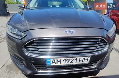 Седан Ford Fusion 2016 в 