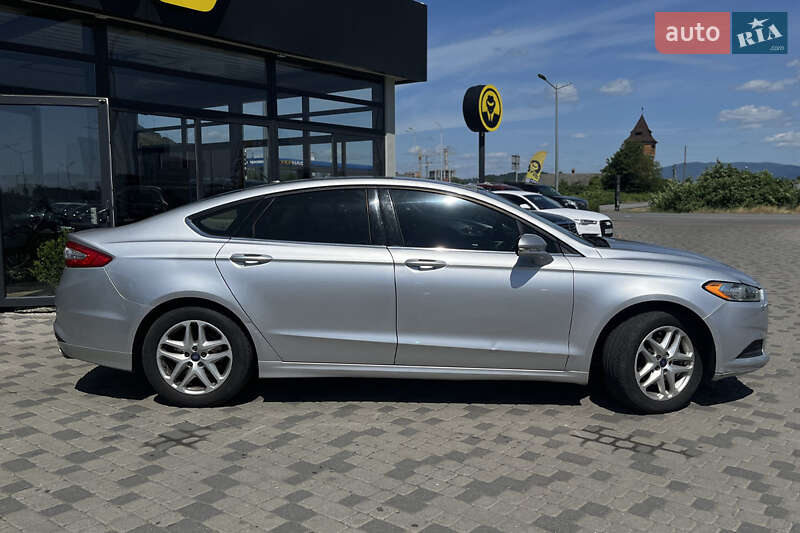 Седан Ford Fusion 2015 в Мукачевому