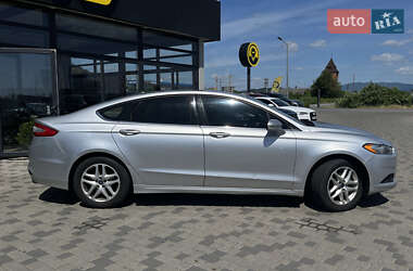 Седан Ford Fusion 2015 в 
