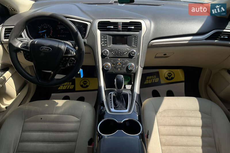 Седан Ford Fusion 2015 в Мукачевому