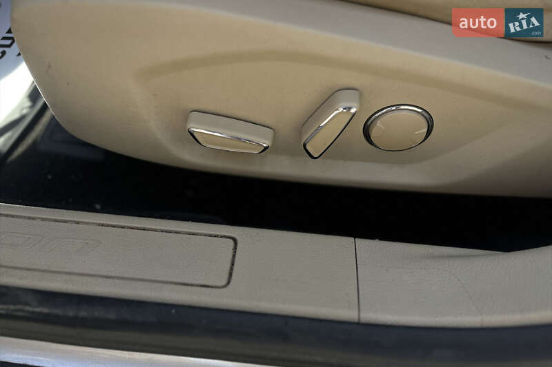 Седан Ford Fusion 2015 в Мукачевому