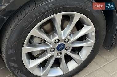Седан Ford Fusion 2017 в 