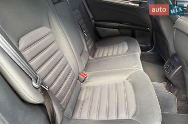 Седан Ford Fusion 2017 в 