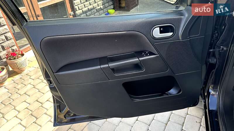 Хэтчбек Ford Fusion 2009 в Луцке