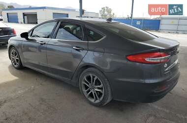 Седан Ford Fusion 2019 в 