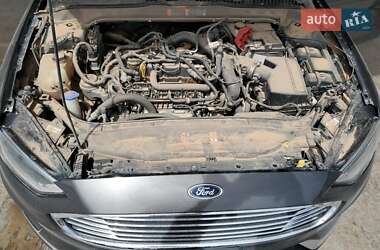 Седан Ford Fusion 2019 в 