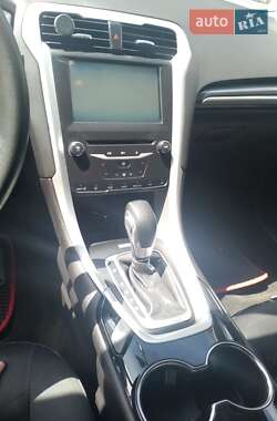 Седан Ford Fusion 2014 в 