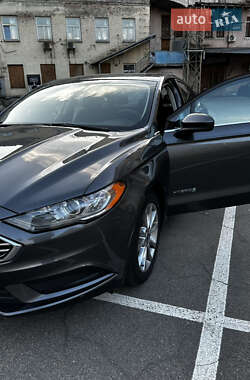 Седан Ford Fusion 2017 в 