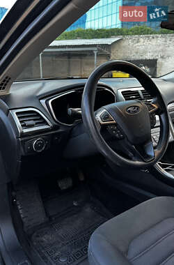 Седан Ford Fusion 2017 в 