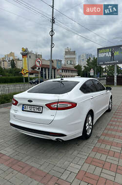 Седан Ford Fusion 2013 в 