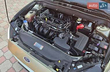 Седан Ford Fusion 2012 в 
