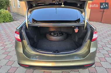 Седан Ford Fusion 2012 в 