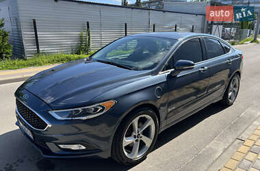 Седан Ford Fusion 2017 в Вишневом