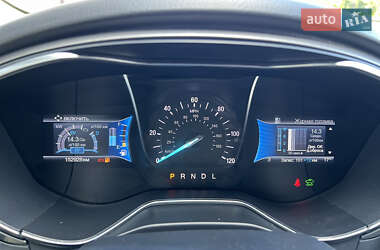 Седан Ford Fusion 2017 в 