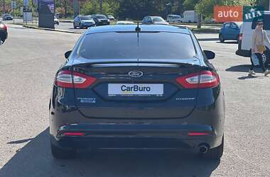 Седан Ford Fusion 2013 в 
