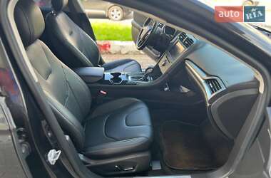 Седан Ford Fusion 2013 в 
