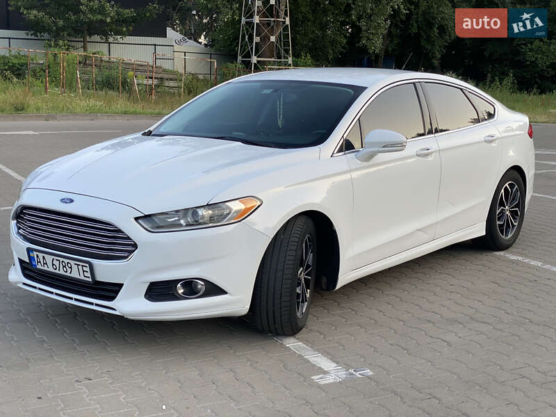 Седан Ford Fusion 2015 в Чернигове