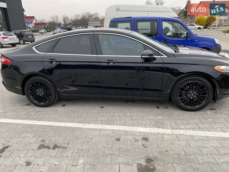 Седан Ford Fusion 2016 в Снятине