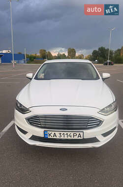 Седан Ford Fusion 2016 в 