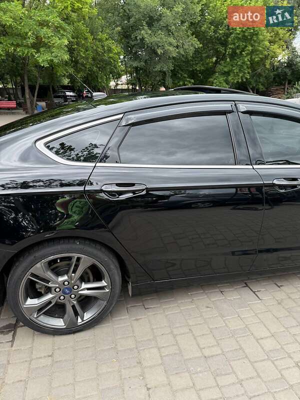 Седан Ford Fusion 2017 в Терновке